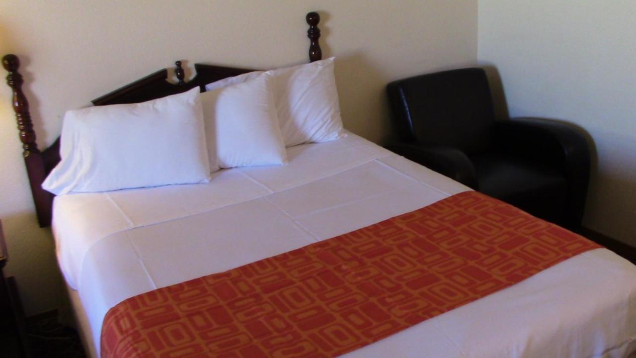 Howard Johnson By Wyndham Wichita Airport Kültér fotó